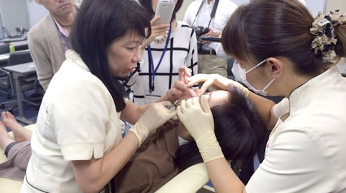 武澤副院長、神原歯科衛生士が東京の八重洲ホールにてヒアルロン酸　スキルアップセミナーに参加しました。