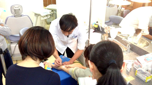 渋谷区笹塚歯科で開催された高濃度ビタミンC点滴療法のセミナーに参加しました。